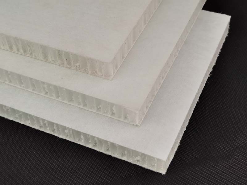 CFRT連續纖(xian)維增強(qiáng)熱塑性(xing)複合材(cái)料在航(háng)空上的(de)應用